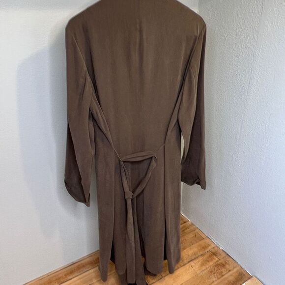Express Belted Flyaway Soft Trench coat in a Brown XL - Picture 5 of 8